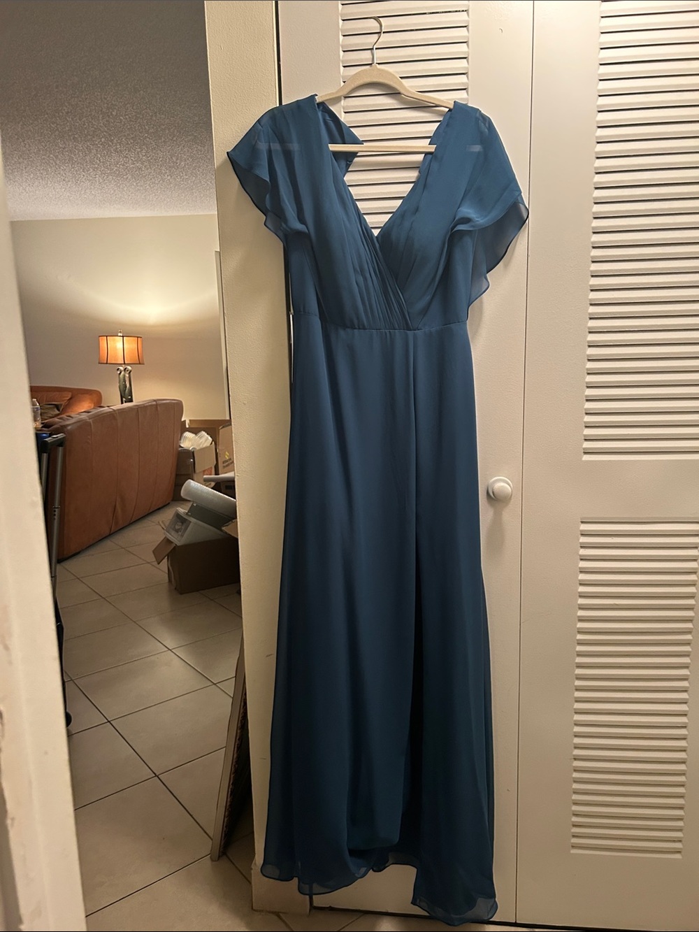 Elegant Teal V-Neck Maxi Dress with Flutter Sleeves